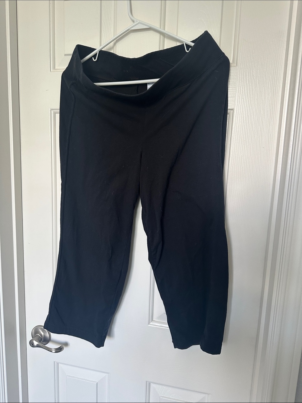 Danskin Black Stretch Capri Pants